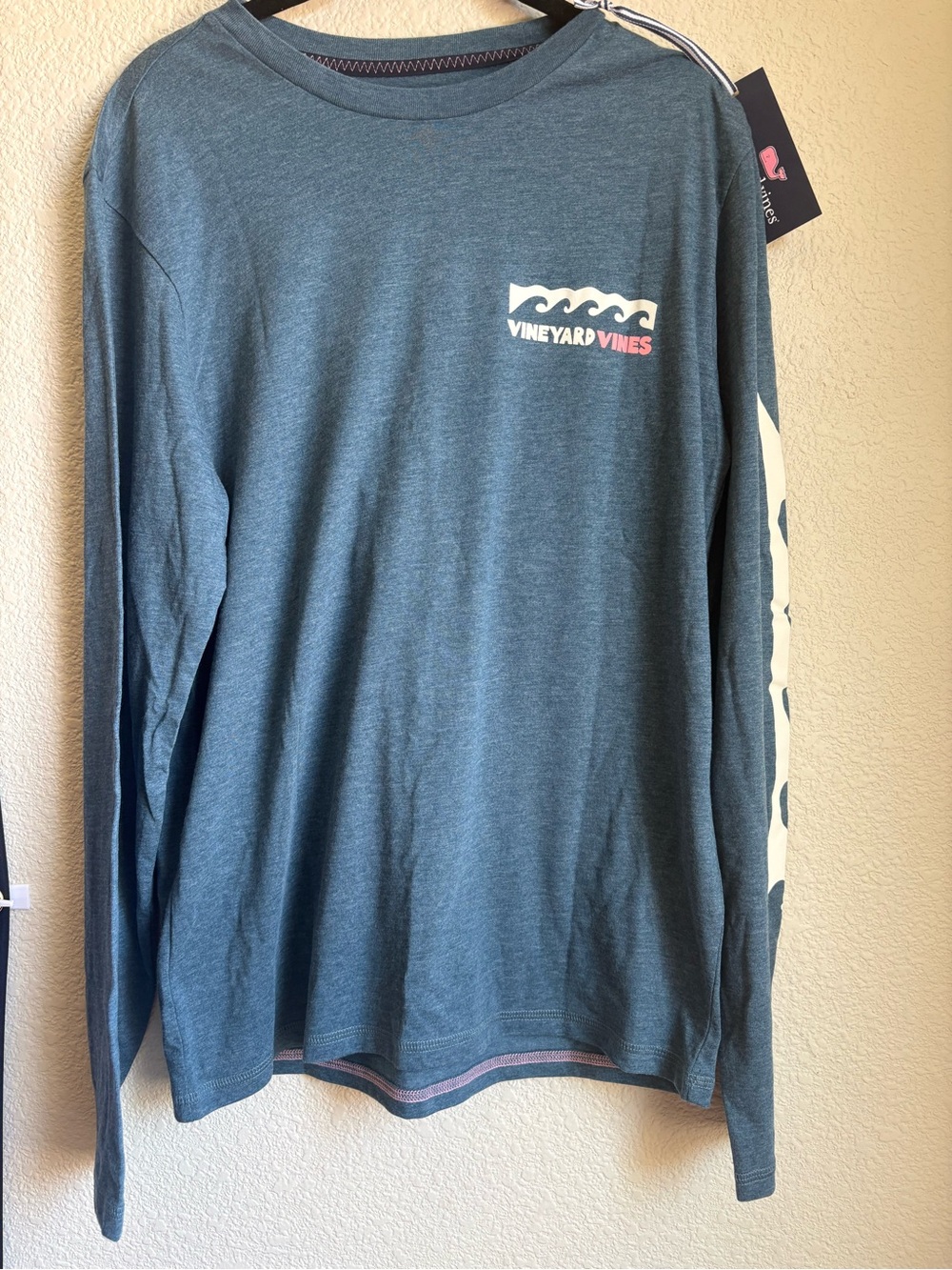 Vineyard Vines Long-Sleeve Wave Logo Shirt size  S